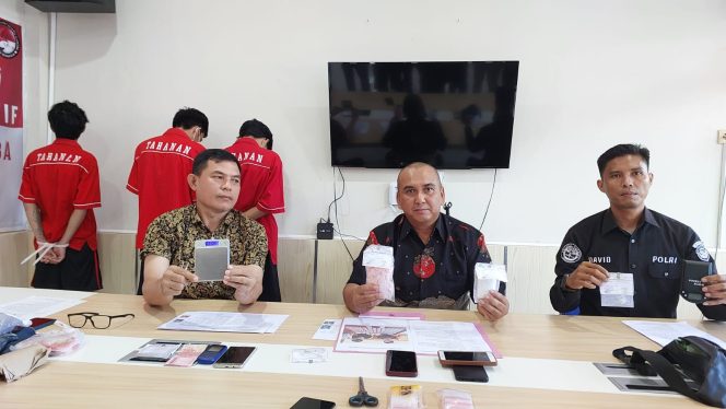 
					Caption foto: Wadirres Narkoba Polda Bengkulu saat menggelar press release pengungkapan kasus narkoba, Jumat, 19 Mei 2023.