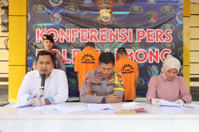 
					Polres Lebong Polda Bengkulu saat menggelar konferensi pers, Jumat 15 September 2023. (Foto: TBnews)