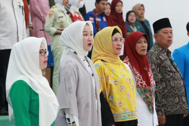 
					Anggota DPRD Provinsi Bengkulu, Ria Oktarina (tengah, jilbab putih). Foto: Dok
