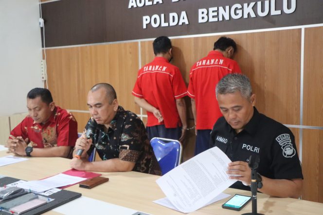 
					Wadir Resnarkoba Polda Bengkulu saat menggelar menggelar konferensi pers, Jumat, 24 November 2023.