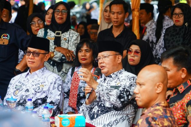 
					Gubernur Bengkulu Rohidin Mersyah