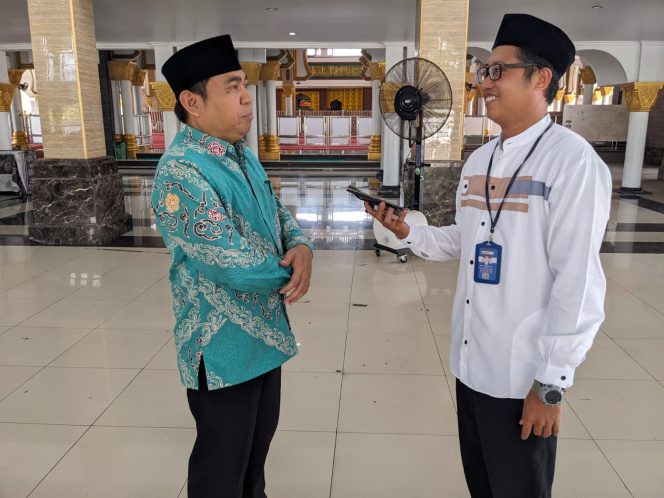 
					Khairil Anwar Asisten I Bidang Pemerintahan dan Kesra Pemprov Bengkulu saat diwawancarai. (Foto: Adit)