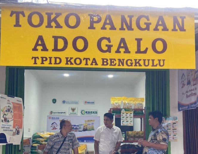 
					Toko pangan Ado Galo, Pasar Minggu, Kota Bengkulu. (Foto: Dok)