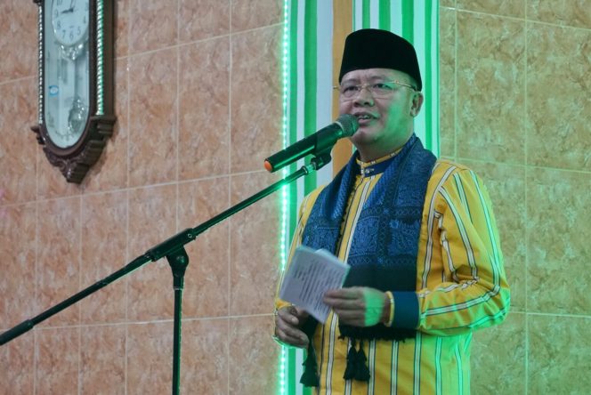 
					Gubernur Bengkulu Rohidin Mersyah saat menggelar safari ramdhan 1445 H di masjid Al-Falah, Kabupaten Lebong. (Foto: Ist)