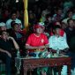 Gubernur Bengkulu Rohdin Mersyah saat menyaksikan Timnas Indonesia melawan Uzbekistan di Piala Asia U-23. (Foto: Dok)